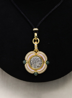 抖音热卖四叶草粉贝雅典娜彩项链新款复古希腊罗马人像硬币吊坠