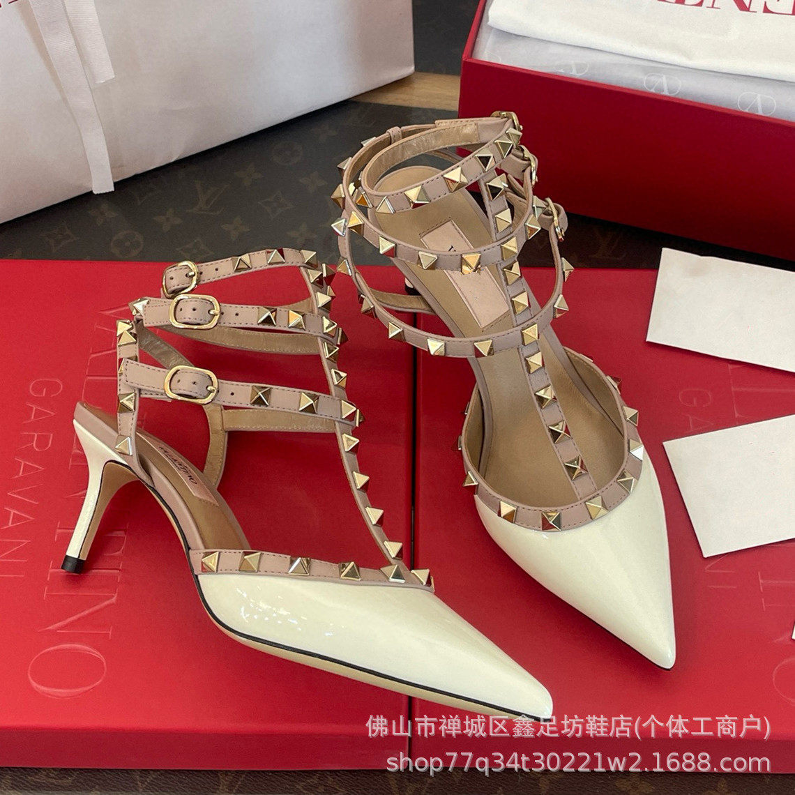 Factory Direct Sales High Version High Quality Ready-Made Vt Classic Rivet Patent Leather Pointed Toe Sandals with Heel Height 6.cm