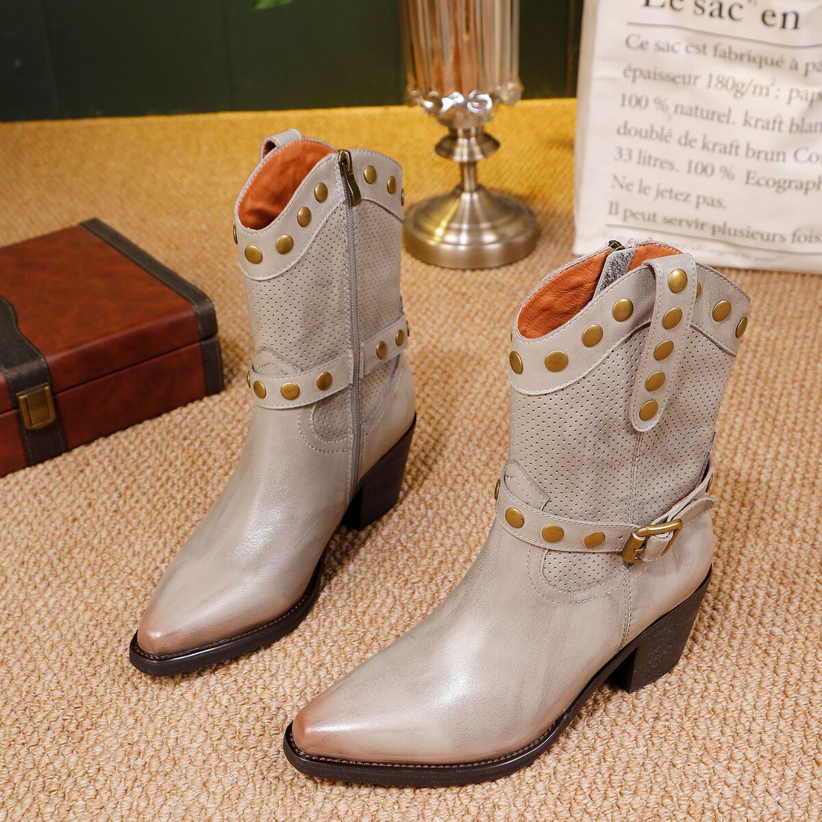 Boot nữ da bò thật cổ trung, mũi nhọn gót vừa phong cách cao bồi — màu đen, màu xám