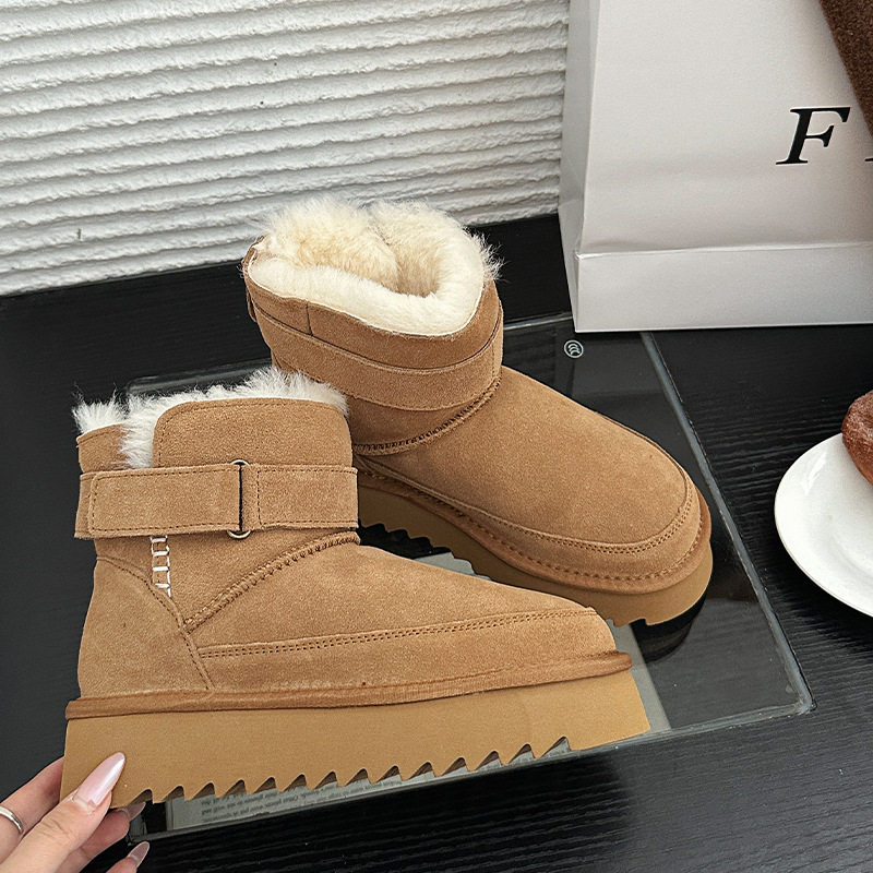 Guangzhou Thick-Soled Velcro Snow Boots for Women, Height-Increasing Warm Platform Chelsea Boots with Washboard Soles, Short Boots