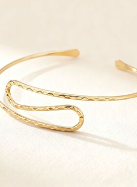 波浪金属质感压纹几何S扭转乾坤环臂敦煌设计手链沙金手链不掉色