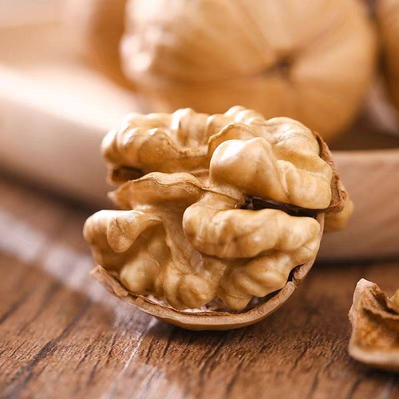 Carefully Selected Xinjiang 185 Paper-Skinned Walnuts 500g New Walnuts Aksu Paper-Skinned Walnuts Thin-Skinned Walnuts for Delivery