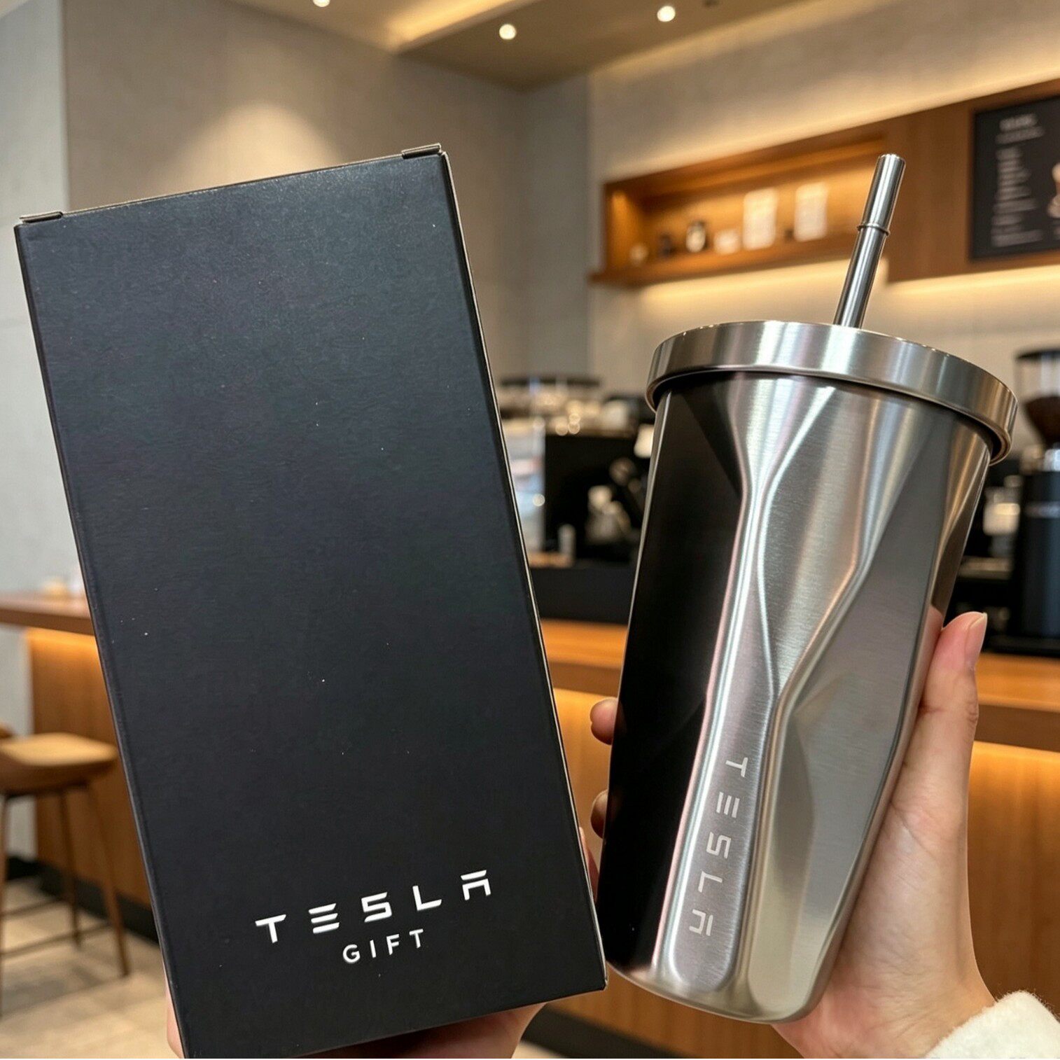 แก้วน้ำ Tesla แก้วกาแฟสแตนเลส 304 สองชั้นสุดสร้างสรรค์ แก้วรถยนต์ทรงเพชรพร้อมหลอด แก้วเก็บความร้อน ทนความเย็น