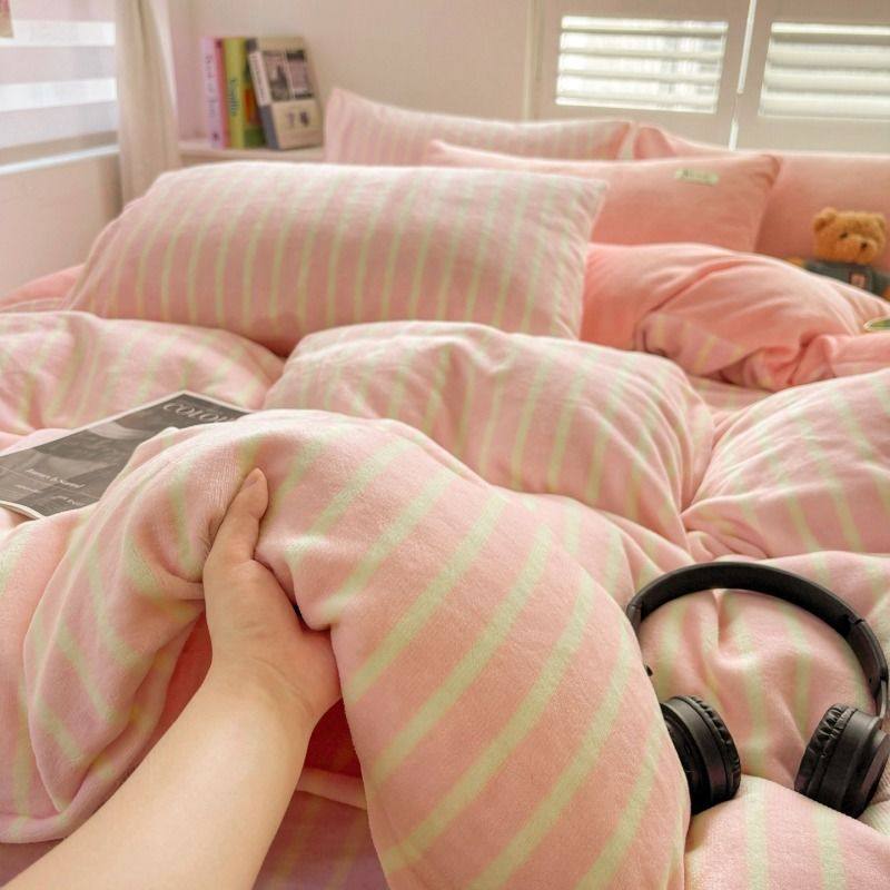 Autumn and Winter High Weight Thickeneded Milk Velvet Four-Piece Set Fleece-Lined Coral Velvet Flannel Quilt Cover Student Dormitory Three-Piece Set
