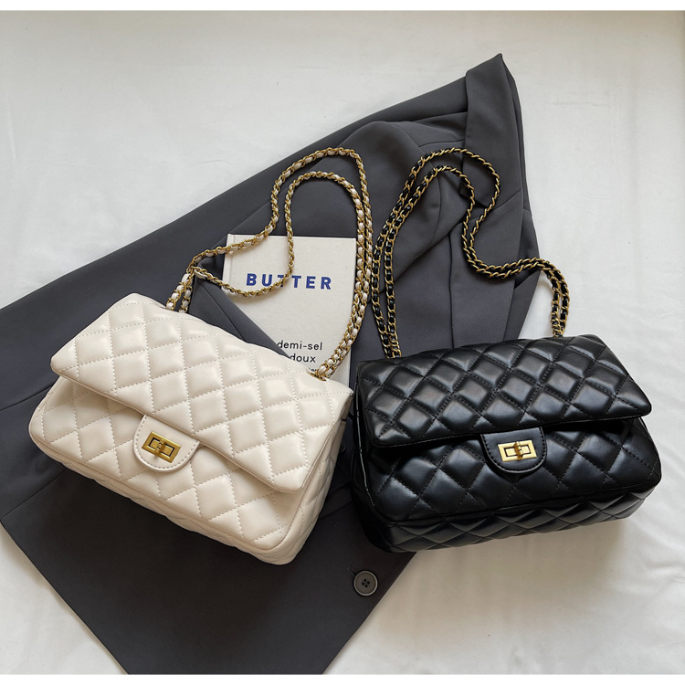 Lingge Chain European and American Retro Fashion Commuter Small Square Bag 34 undefined