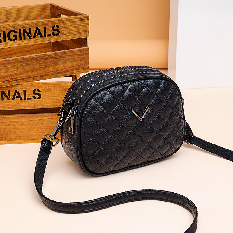 Genuine leather Ms. Bags 2022New Europe Retro Water chestnut Grid Embroider Line Shoulder oblique Satchel Small Fragrant wind Sm 真皮女士包包2022新款欧美复古菱格绣线单肩斜挎包小香风小方包潮 Genuine leather Ms. Bags 2022New Europe Retro Water chestnut Grid Embroider Line Shoulder oblique Satchel Small Fragrant wind Small Package tide 