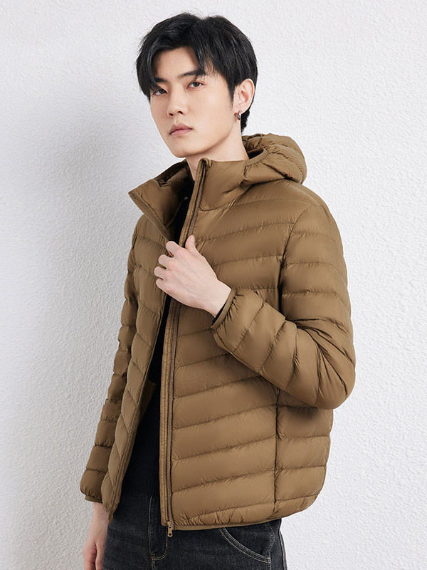 Wholesale and Dropshipping of Lightweight down Jackets for Men with Hood, 90% Down, Korean Style, Casual, Plus Size Jackets
