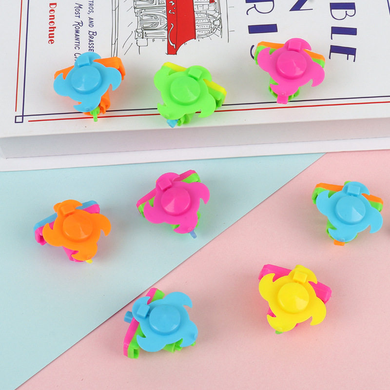 Mini Spinning Top Launcher Rotating Wind-Up Toy for Students Kindergarten Children's Toy 2 Yuan Store Gift Wholesale