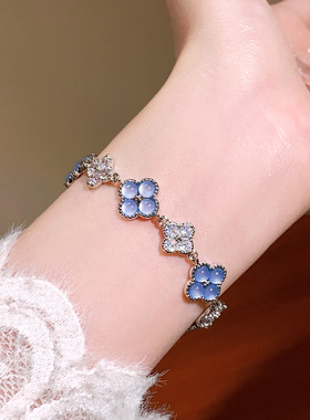 2025新款微镶蓝色四叶草手链小众设计百搭手串气质轻奢级感手饰