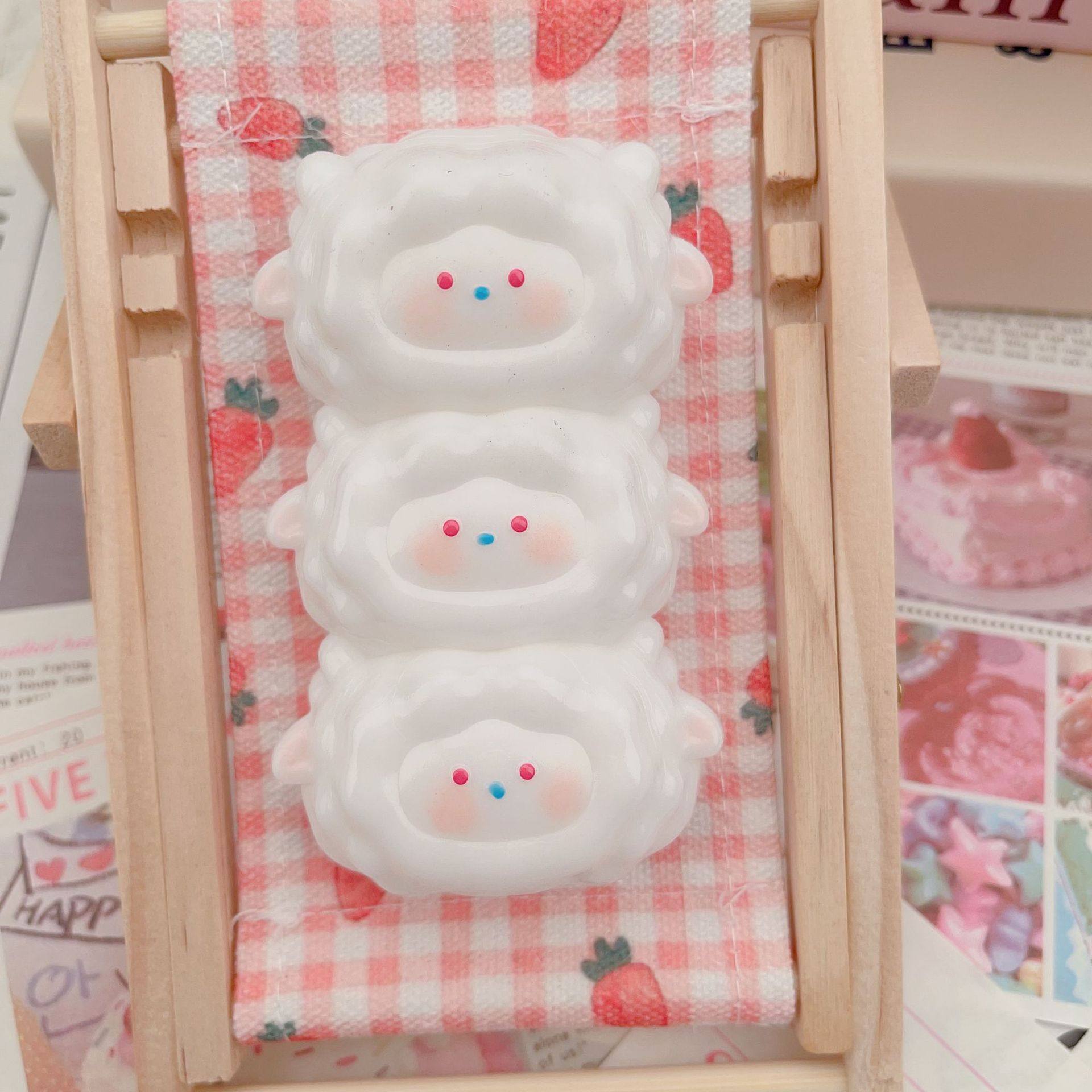 三匹の子羊をつまむ【超柔らかい泥の感触】