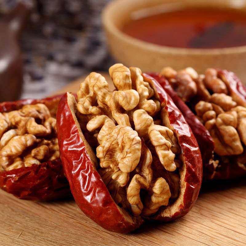 One-Piece Drop-Shipping of Xinjiang Specialty Large Dates Stuffed with Walnuts, Individually Packaged Red Dates Stuffed with Walnuts, Casual Snacks