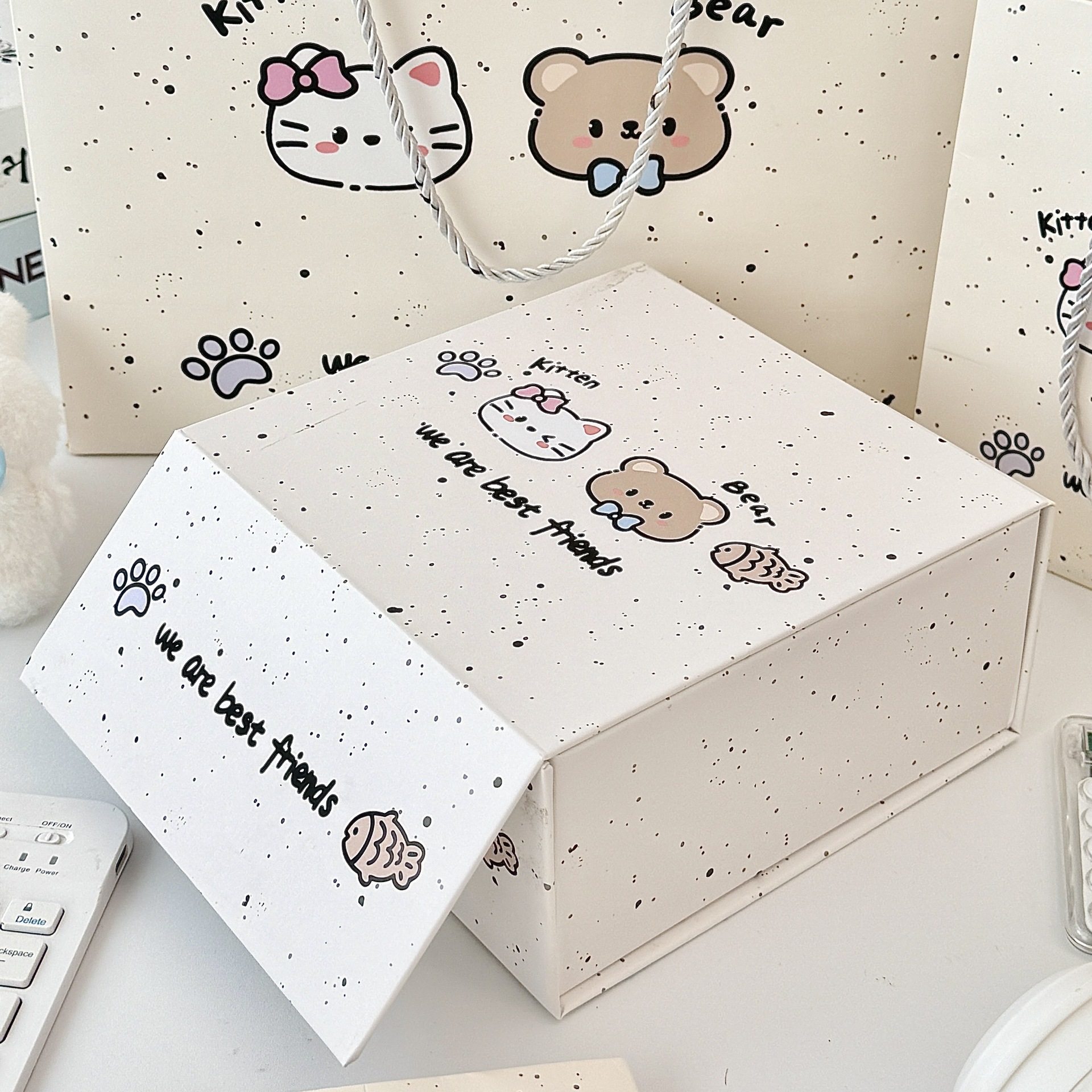 High-Looking Cartoon Animals Classic Splash-Ink Style Magnetic Gift Box Gift Box Birthday Gift Storage Box