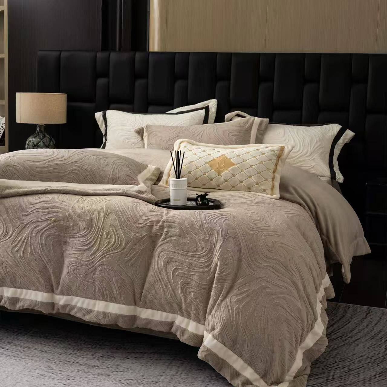 High-Weight Anti-Static Winter Warm A-Class Milk Velvet Four-Piece Set with Carved Embroidery and Coral Thickened Bedding