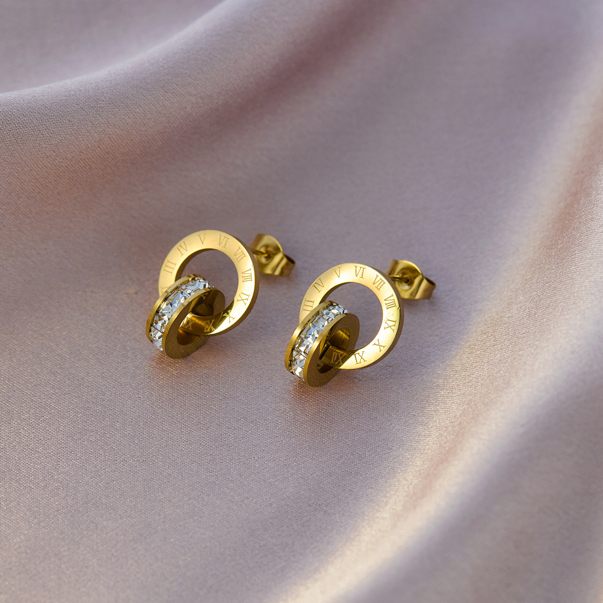 クラシックなダブルフープイヤリング