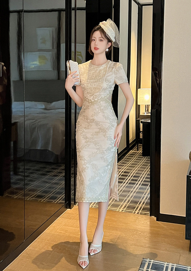 Đầm ôm body nữ ren hoa tay ngắn cổ tròn cao eo dáng dài trung niên phong cách sang trọng — [Vàng Champagne] chi tiết 9