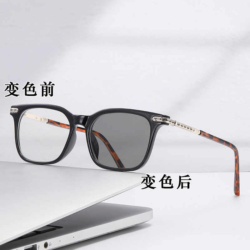 Photochromic Glasses with Black Frame, Slimming Square Frame, Cross-Border European and American Tortoiseshell Color, Non-Prescription Glasses Frame, Anti-Blue Light, Myopia Glasses