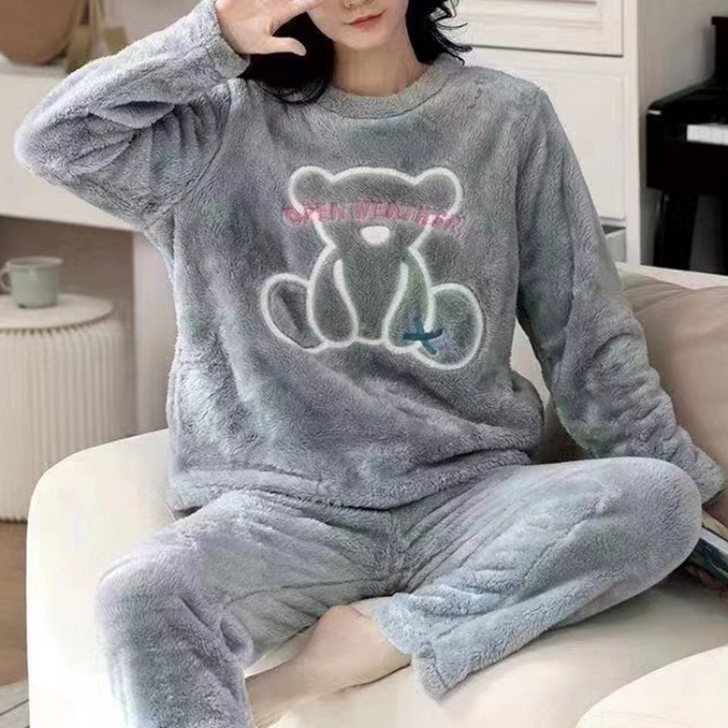 卡通甜美歪头熊同款睡衣女秋冬季珊瑚绒加厚宽松大码外贸跨境套装