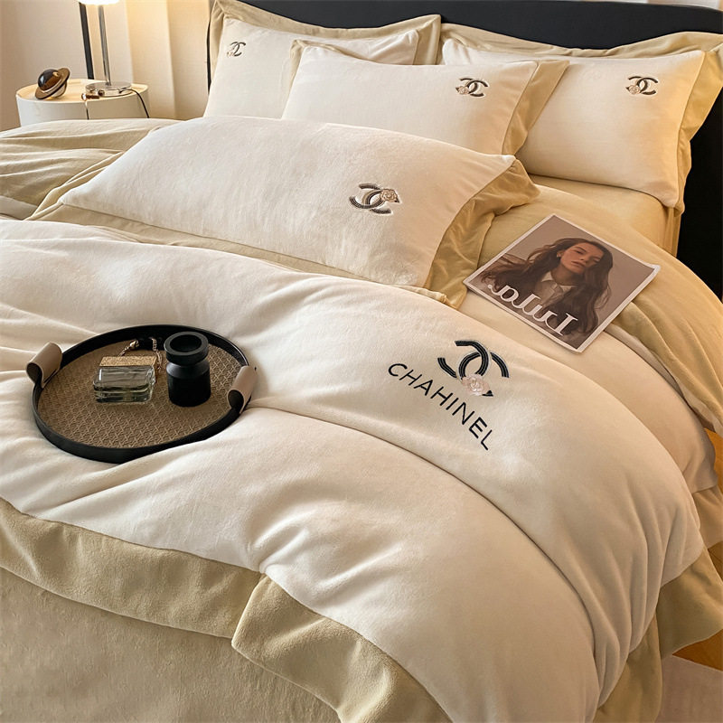 Class a Accessible Luxury Thickeneded Milk Velvet Four-Piece Set Autumn and Winter Double-Sided Baby Velvet Three-Piece Set High-Density Embroidered Quilt Cover Bed Sheets