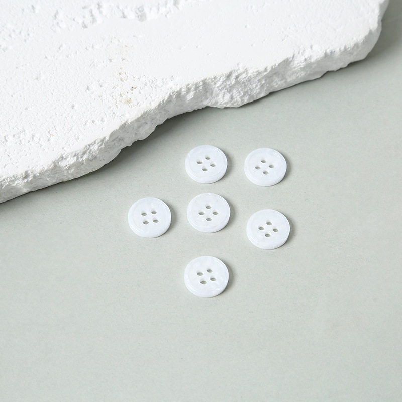 In-Stock Four-Hole Resin Button, Bowl-Shaped with Edge, White Button, Imitation Mother-Of-Pearl Button, Shirt Cardigan, Small Chanel Style
