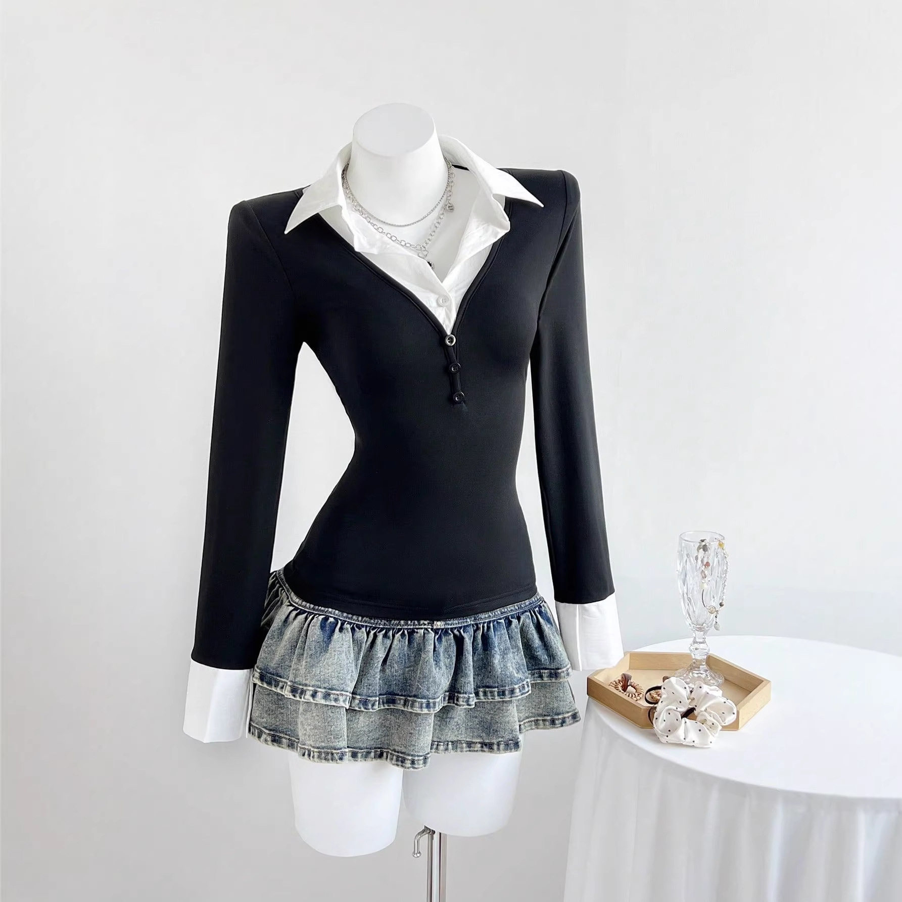 Summer Womens Fashion V Neck Long Sleeve Top Slim Fit Versatile Style Lightweight Fabric Ready to Ship Wholesale