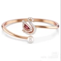 New fluttering swan bracelet