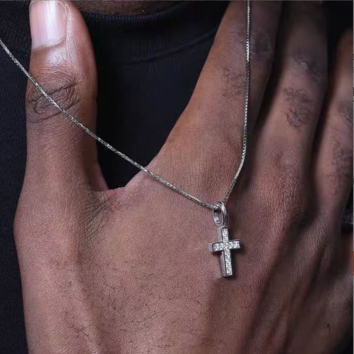 Full Diamond Cross Necklace 2025 New Rock Stylish Cross European and American Pendant Accessible Luxury Sexy Clavicle Chain for Women