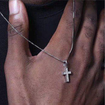 Full Diamond Cross Necklace 2025 New Rock Stylish Cross European and American Pendant Accessible Luxury Sexy Clavicle Chain for Women