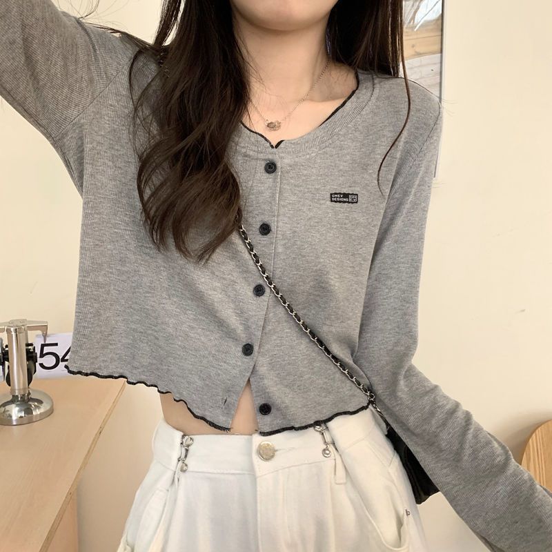 Slim Fit Gray Knitted Cardigan for Women Short Length Lightweight Design Casual Spring Autumn Wear