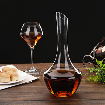 A generation of crystal glass red wine decanter wine pounder household wine jug European-style personality wine dispenser