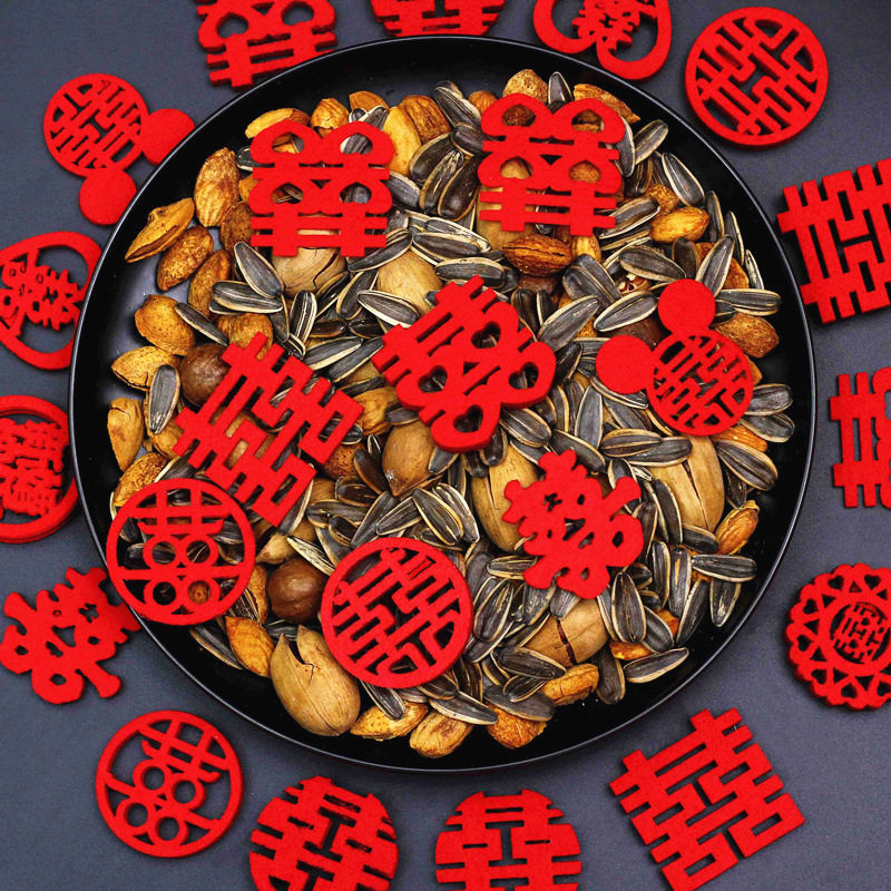 Hand-thrown wedding special wedding room decoration with the word 