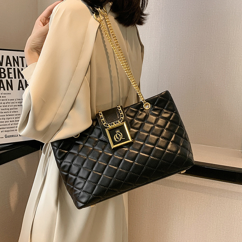 New Summer Live Broadcast Popular One-Shoulder Quilted Chain Large Capacity Simple Fashion Women's Bag 23 O1CN01hpIEdh1Lhe4yQhR4O !!2214150501331 0 cib