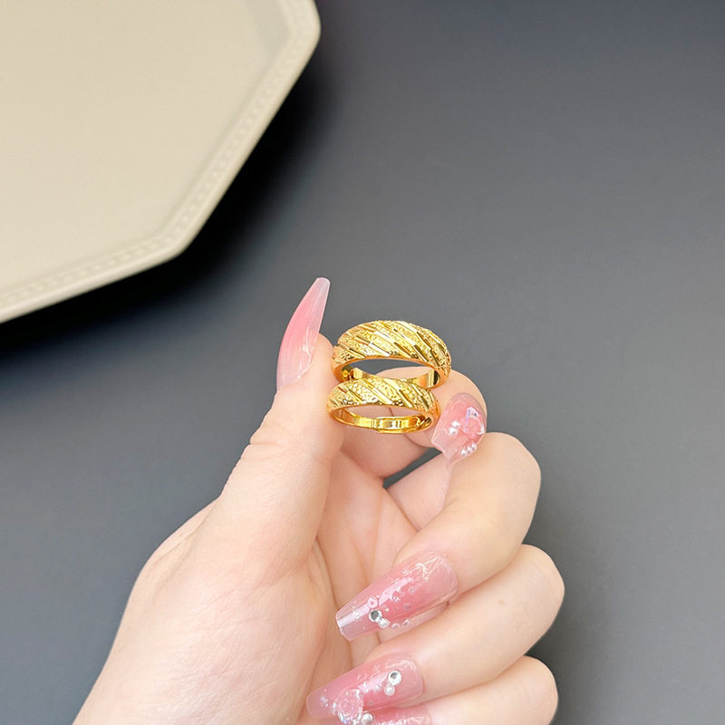 越南沙金戒指情侣男女士久不掉色开口光面铜合金素圈仿黄金戒指环