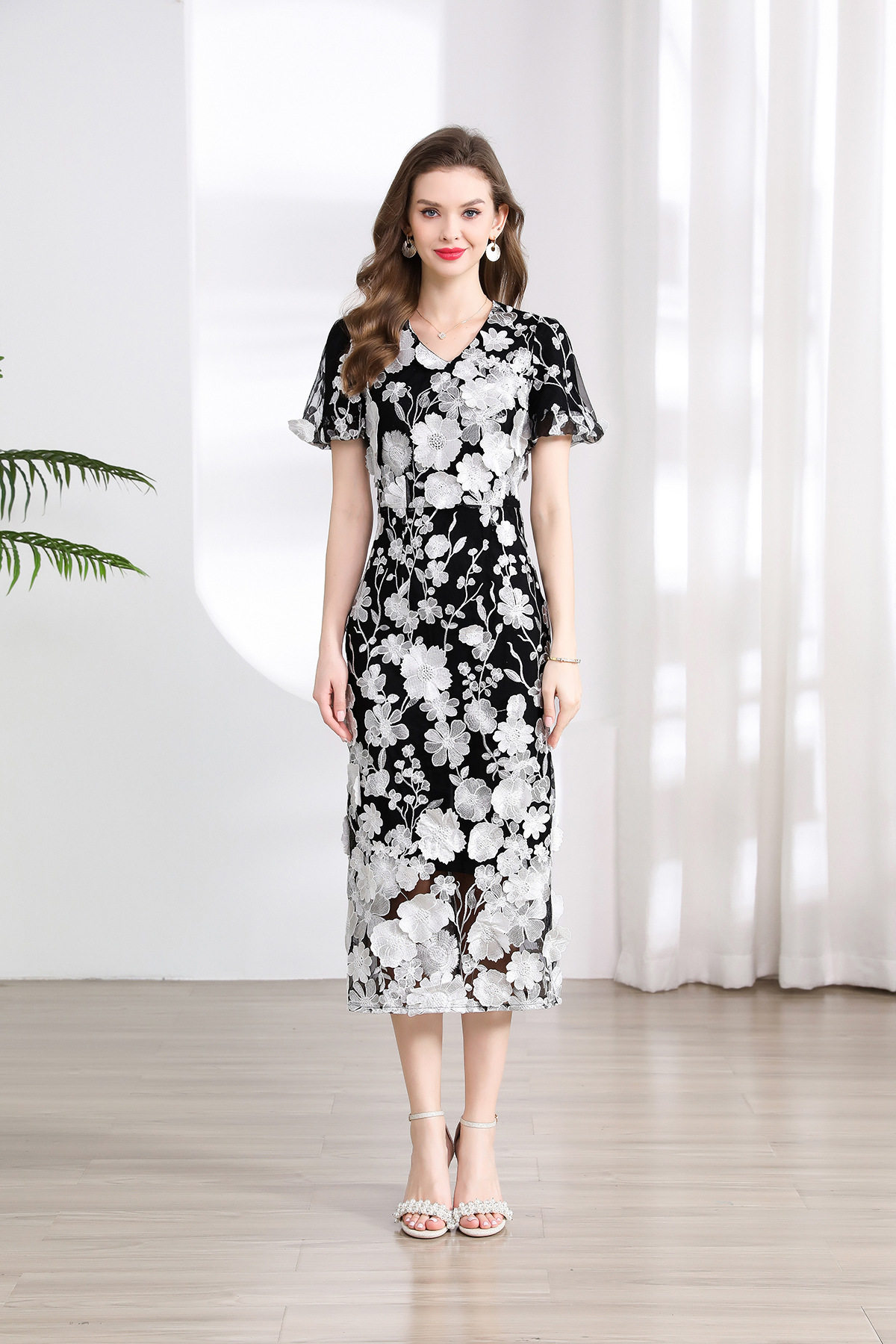 V Neck Short Sleeve Bodycon Lace Dress with 3D Floral Design Elegant Party Style Available for Wholesale