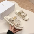 010 slippers