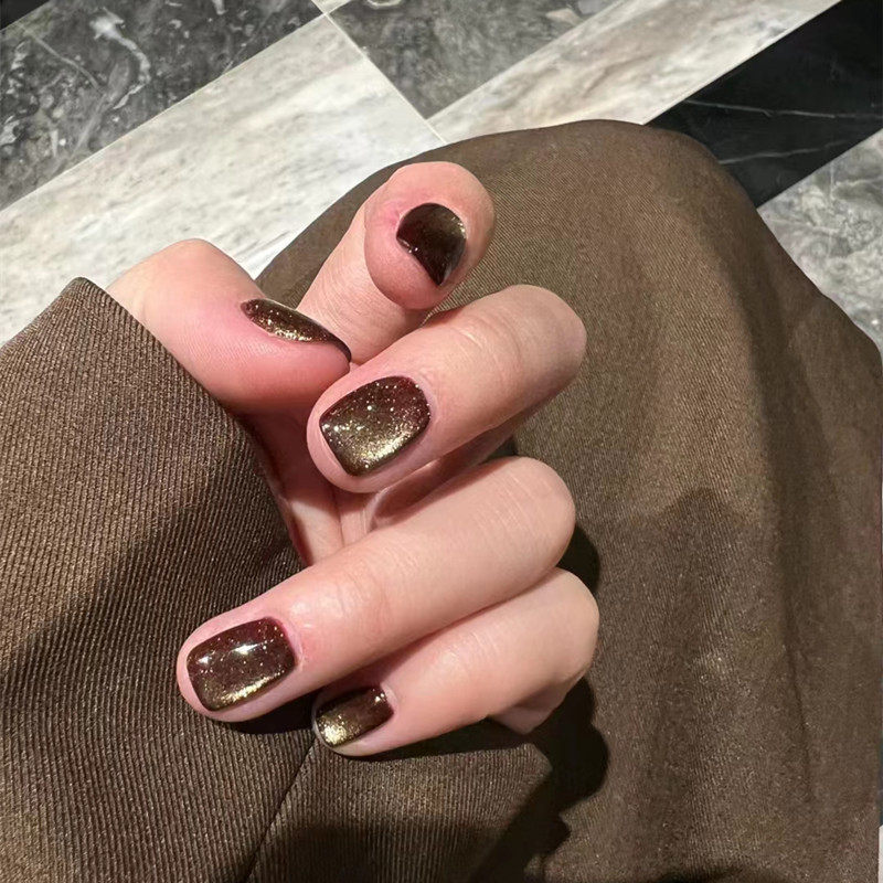 Wearing nail B776 mocha cat eye short ladder 24 pieces white flashing autumn and winter elegant nail art fake nail patch