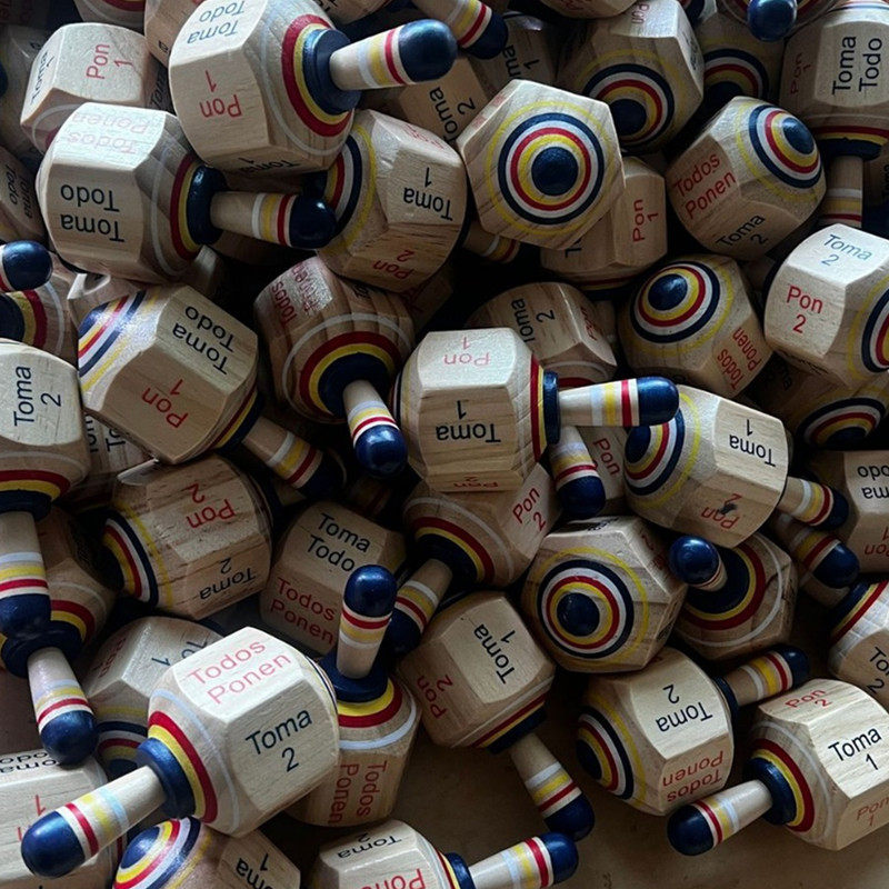 Factory Direct Sales Amazon Cross-Border Wooden Spinning Top Tomatodo Accepts Custom Text Wooden Spinning Top Toy Educational