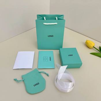 Exquisite T Home Entry Luxury Jewelry Gift Box Necklace Earrings Ring Bracelet Bracelet Universal Tiffany Sponge Packaging