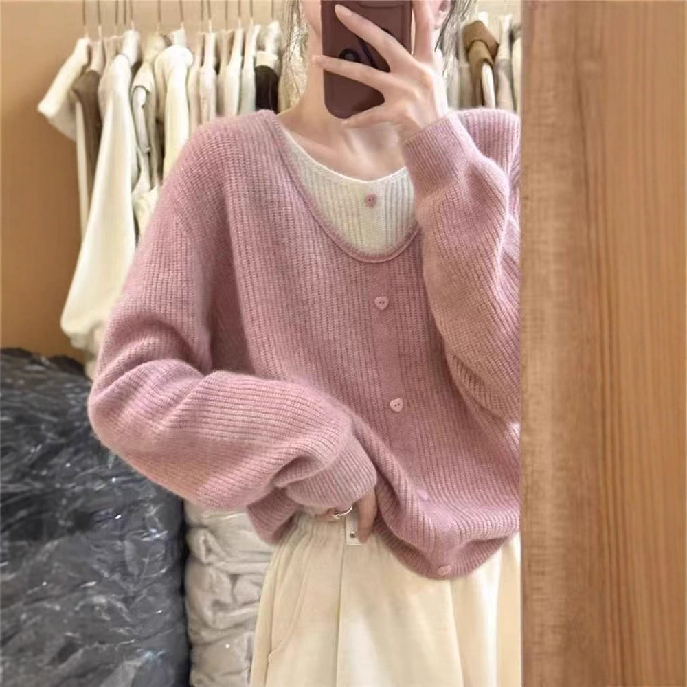 今年流行温柔风拼色假两件针织衫女秋冬季小清新宽松慵懒套头毛衣