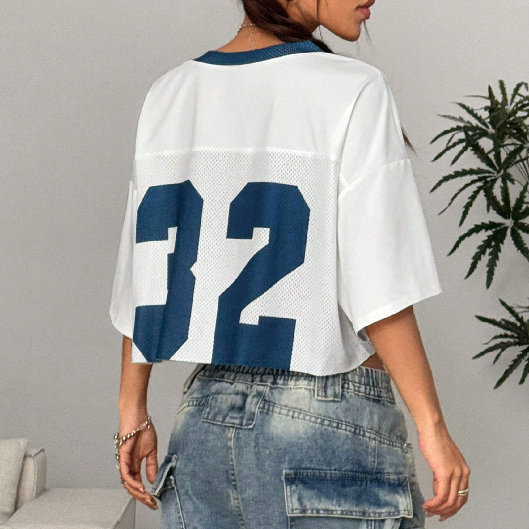 Digital Print V Neck Womens T Shirt Casual Style Fashionable Design Comfortable Fabric Wholesale Supply Available