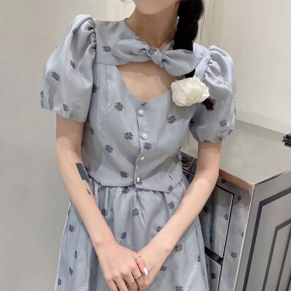 Đầm maxi nữ thắt eo tay bồng họa tiết hoa cổ tròn — Xám xanh