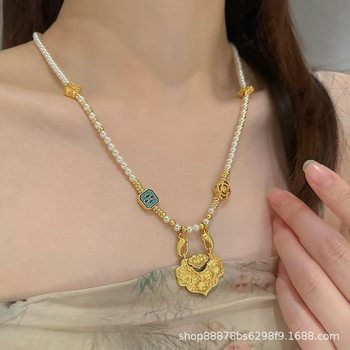 New Chinese Style Imitation Green Agate Ancient Sand Gold Ruyi Pendant Necklace Women's Light Luxury Koi Safe Lock Woolen Chain