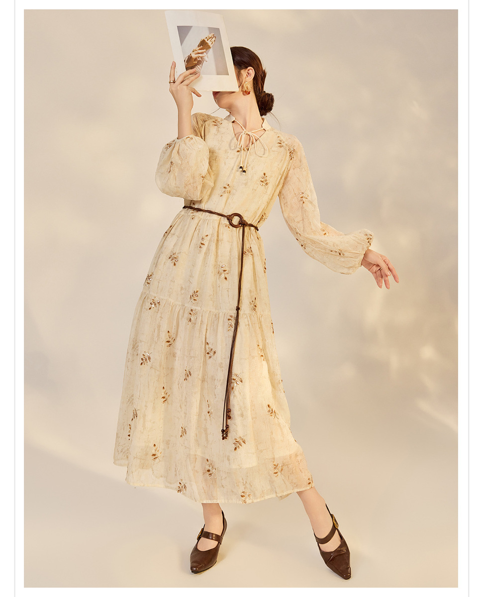 Đầm maxi nữ dài tay cổ chữ V họa tiết hoa nhẹ nhàng — Màu yến mạch (giao hàng trong 7 ngày), Màu yến mạch (giao hàng trong ngày)