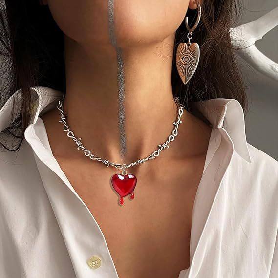 Cross-border creative Gothic Love drop blood pendant bleeding heart-shaped necklace drop blood Thorn heart-shaped pendant necklace