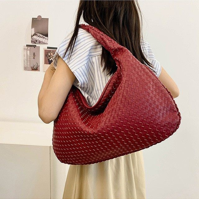 Hot-Selling New Women's Bags, Fashionable and Trendy Style, Versatile Single-Shoulder Crossbody Handbag, Light Luxury Trendy Woven Bag