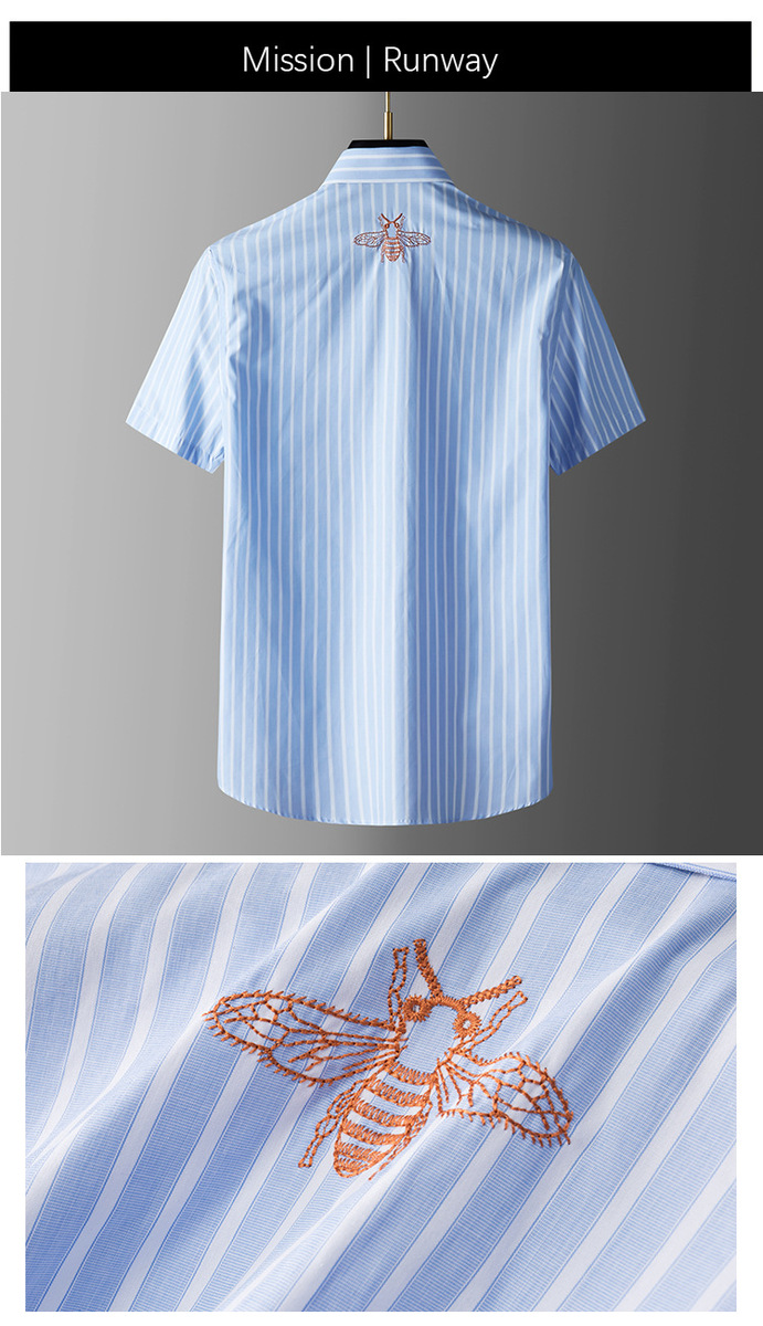 Áo sơ mi nam ngắn tay kẻ sọc xanh trắng cotton thêu ong sau lưng dáng ôm — Màu xanh lam nhạt