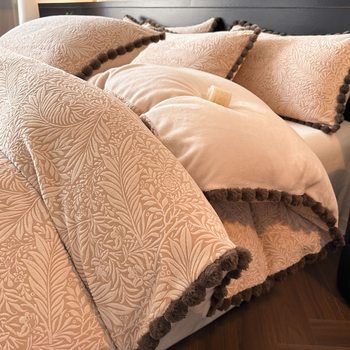 Rabbit Fur Ball Carved Milk Velvet Accessible Luxury Bed Four-Piece Set Coral Velvet Fleece-Lined Thickeneded Bed Bed Sheets Quilt Cover Three-Piece Winter Set