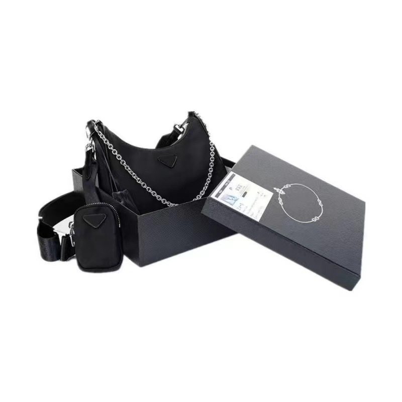 Manufacturers wholesale foreign trade original nylon cloth shoulder bag Dongguan high quality triangle label three-in-one underarm bag messenger bag