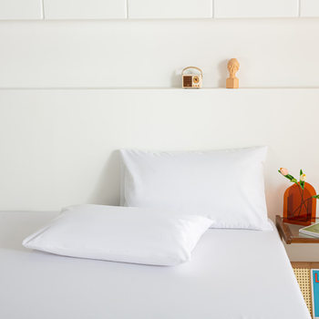 Factory Direct Sales Solid Color Waterproof Pillowcase, Dirt-Proof and Sweat-Proof Pillowcase, Hotel Pillowcase, Machine Washable