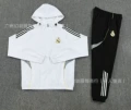 Windbreaker king m white