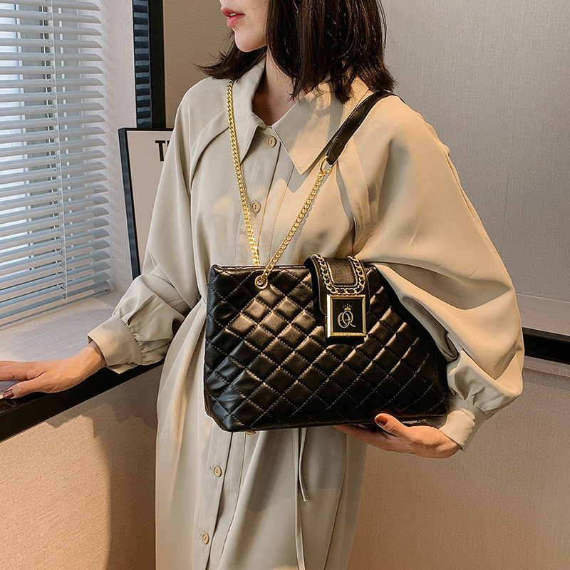 New Summer Live Broadcast Popular One-Shoulder Quilted Chain Large Capacity Simple Fashion Women's Bag 25 O1CN01iHWdYa1Lhe4w0XHnB !!2214150501331 0 cib